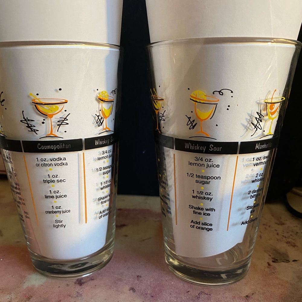 Drink recipes glass set
